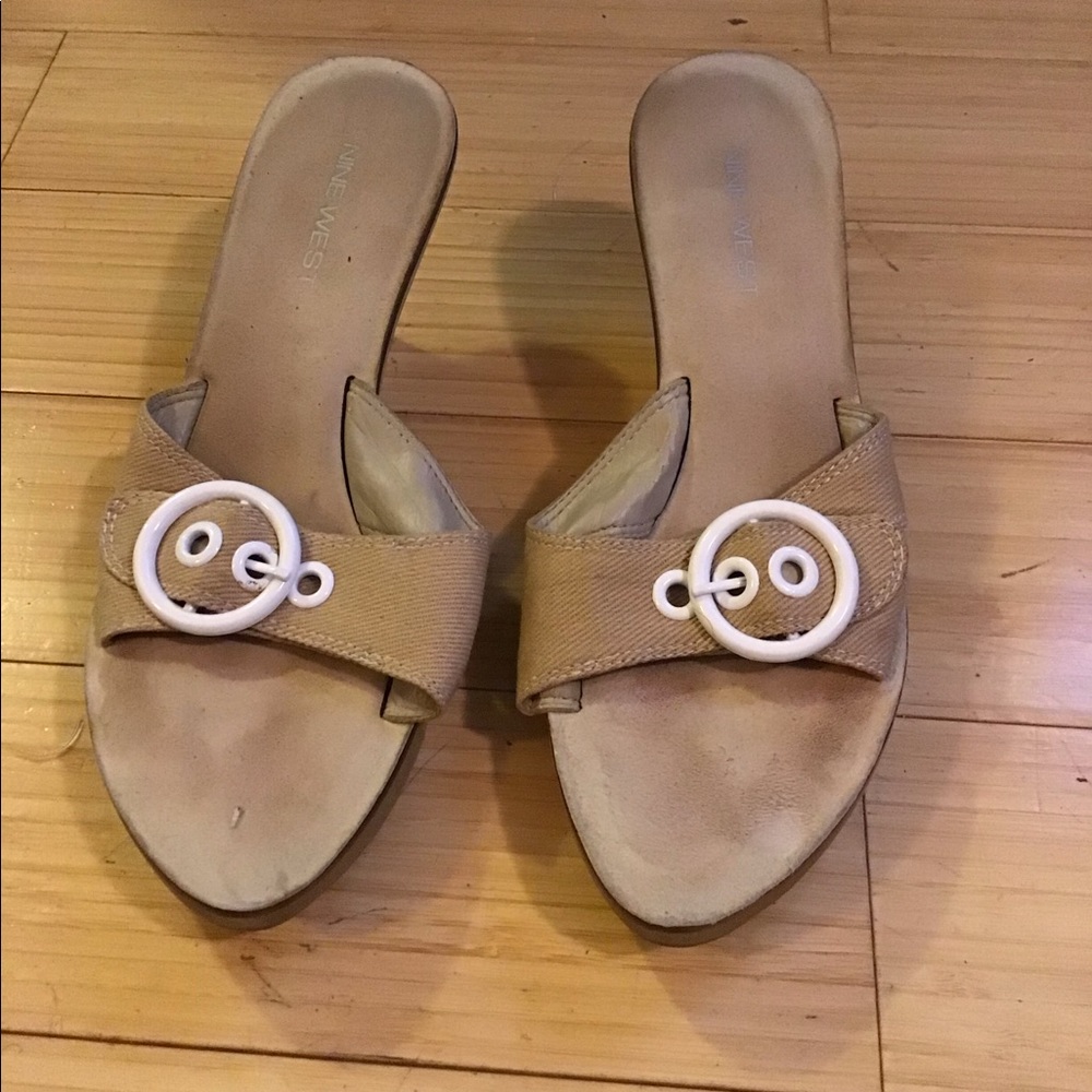 Nine West beige sandal heel with white buckle